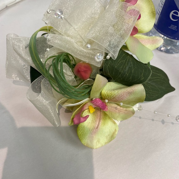 Wrist Corsage Wedding Prom w/Velcro Strip - Picture 3 of 6